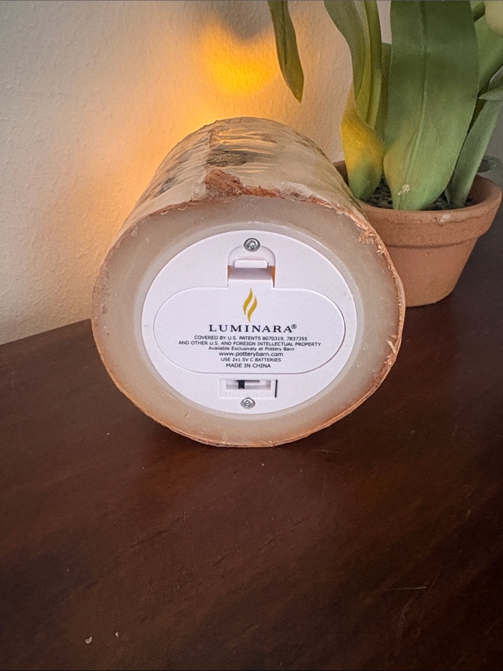 Pottery Barn Flickering Flameless Wax Pillar Candle. - Picture 5 of 6